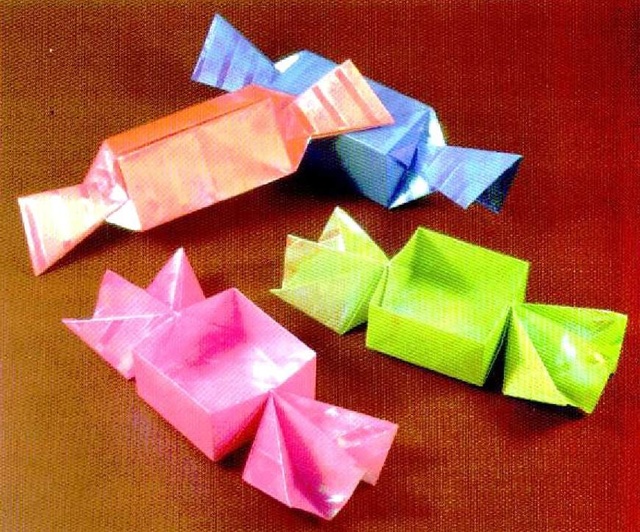 糖果形小盒子的折紙教程